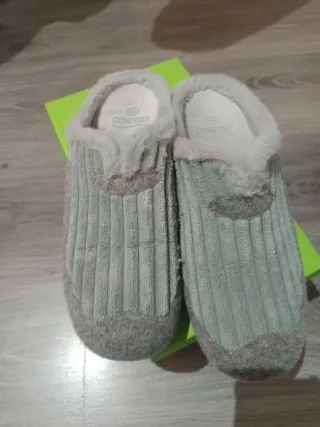 Zapatillas de estar por casa grises