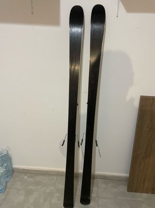 Esquís de travesía y alpino