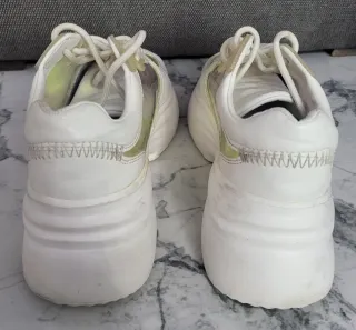 Zapatillas Zara blancas y multicolor