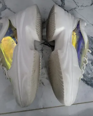 Zapatillas Zara blancas y multicolor