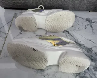 Zapatillas Zara blancas y multicolor