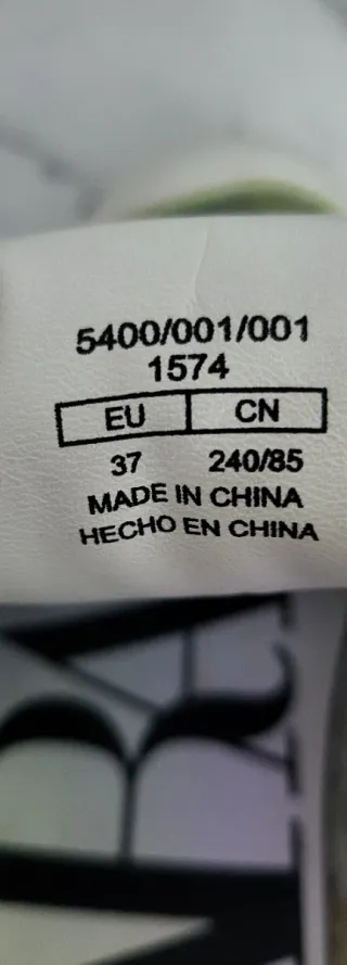 Zapatillas Zara blancas y multicolor