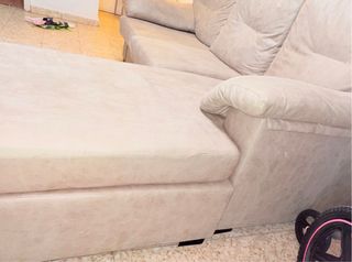 Divano chaise longue beige e turchese