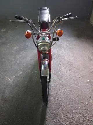 Mobilette superlujo,funcionando bien,sin documento