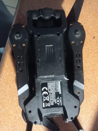 Dron negro como nuevo