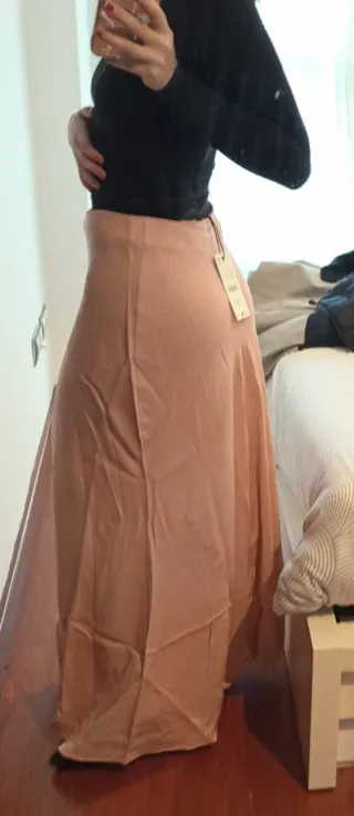 Falda rosa larga Zara