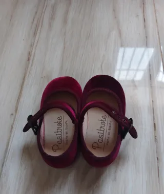 Merceditas bebé terciopelo burdeos