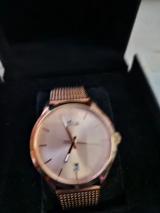 Reloj Lotus Dorado con Fecha