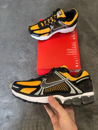 Nike Vomero 5 Talla 42.5 Nuevas