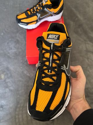 Nike Vomero 5 Talla 42.5 Nuevas