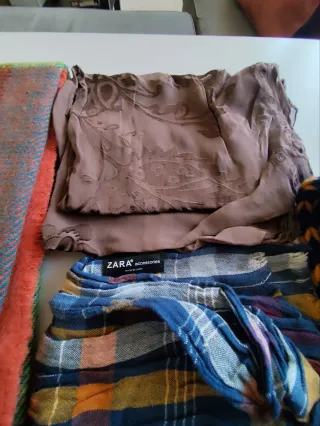 Lote de bufandas y pañuelos