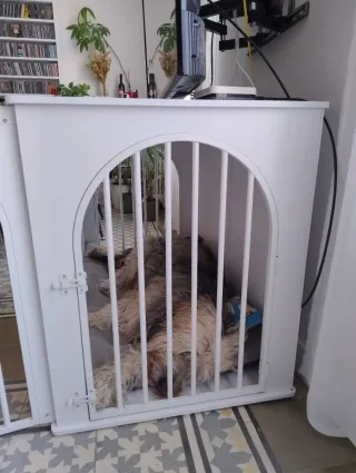 Mueble jaula blanco para perro grande