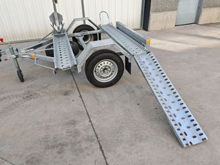 Alquiler remolque transversal para 2 motos