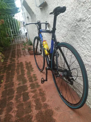 Bicicleta de carreras OPERA