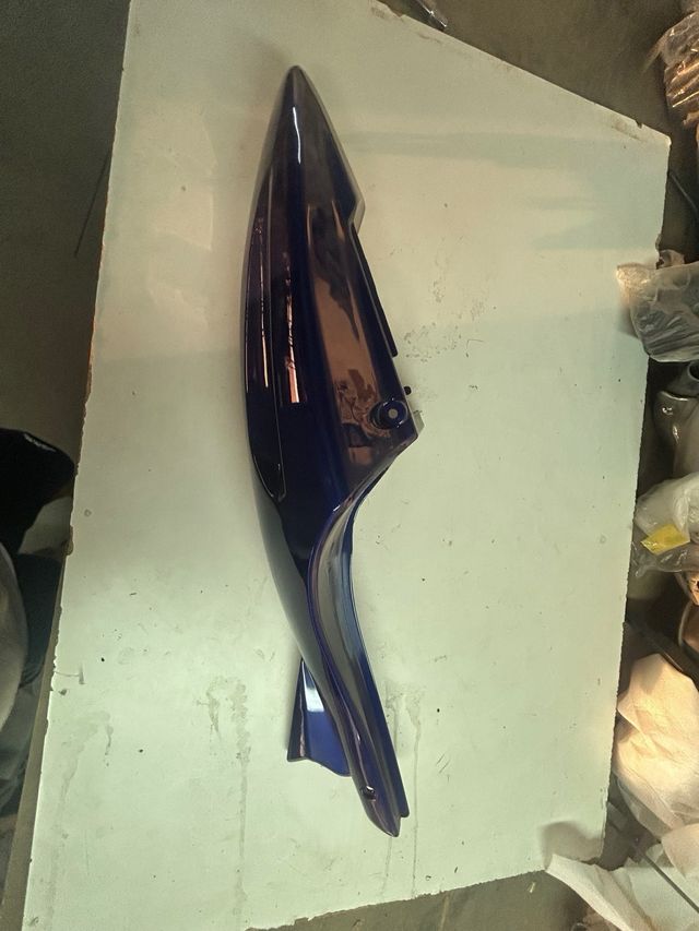 Tapa lateral derecha Hyosung