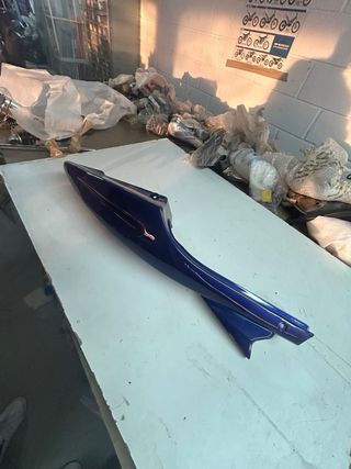 Tapa lateral derecha Hyosung