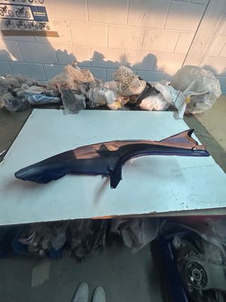 Tapa lateral derecha Hyosung