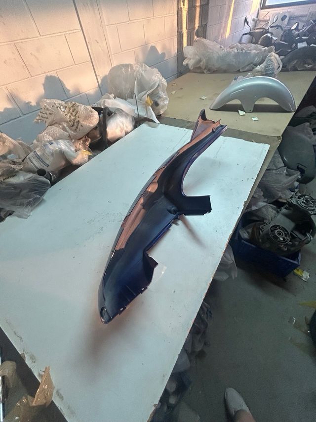 Tapa lateral derecha Hyosung