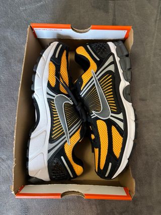 Nike Vomero 5 Talla 44.5 Nuevas