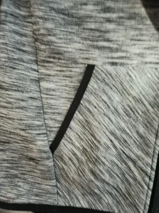 Chaqueta niño gris y negra talla 10 años