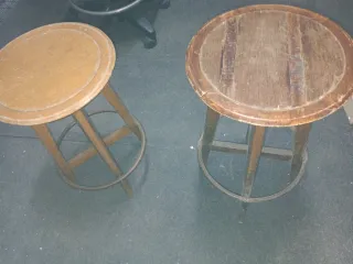 Banquetas de madera rústica