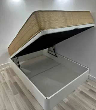 Canapés e materassi nuovi in vendita