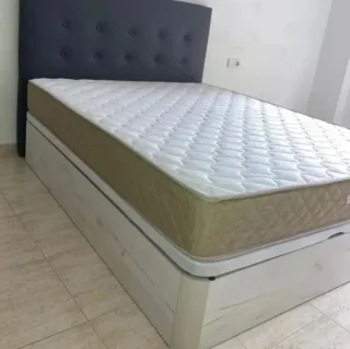 Canapés e materassi nuovi in vendita