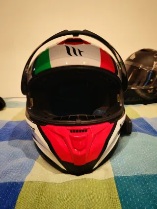 Casco de moto MT Helmets