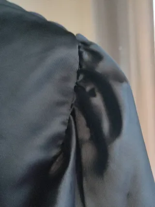 Torera de raso negra