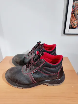 Botas de Seguridad Forli Negras y Rojas