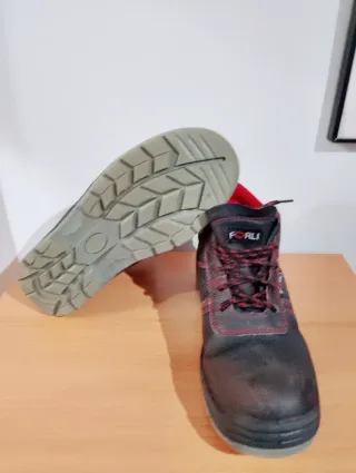 Botas de Seguridad Forli Negras y Rojas
