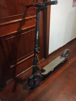 Patinete eléctrico Winegoo con volante roto