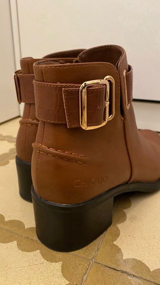 Botines de cuero marrones