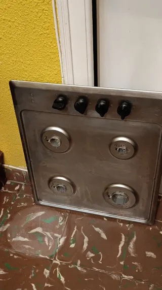 Horno eléctrico, extractor y cocina de gas butano