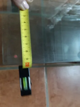 Mesa auxiliar cristal templado y metal