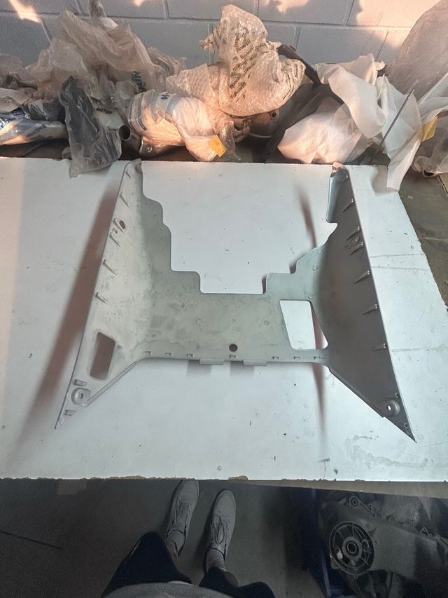 Escudo Protector Pierna Hyosung