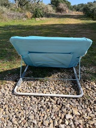 Tumbona de playa azul