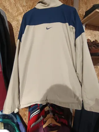 Saco Nike Beige y Azul
