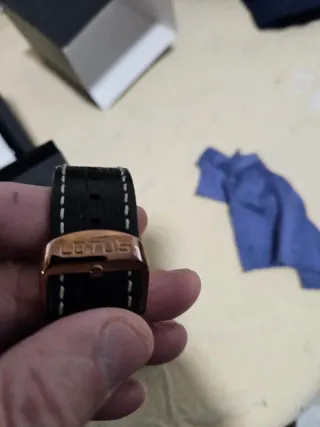 Reloj Lotus Cronógrafo Dorado y Blanco