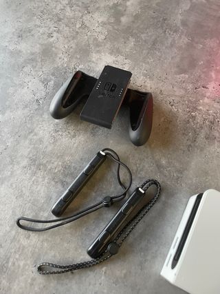 Nintendo Switch OLED + Caja + Accesorios + MicroSD