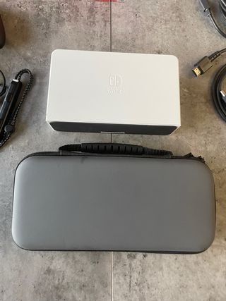 Nintendo Switch OLED + Caja + Accesorios + MicroSD