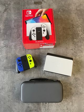 Nintendo Switch OLED + Caja + Accesorios + MicroSD