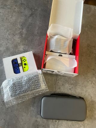 Nintendo Switch OLED + Caja + Accesorios + MicroSD