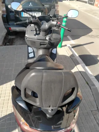 Suzuki Burgman 200 - 2013