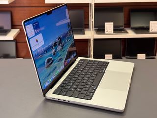 MacBook Pro M2 Pro / 32 Gb / 1 Tb - GARANTIA