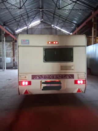 Caravana adria