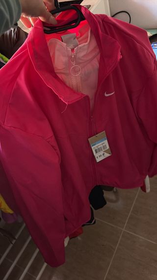 Sudadera Nike rosa con cremallera