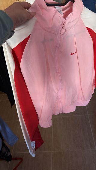 Sudadera Nike rosa con cremallera
