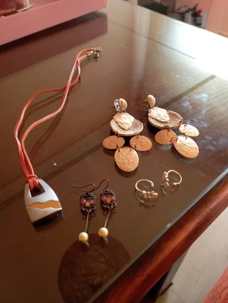 Collar Lotus y otros complementos