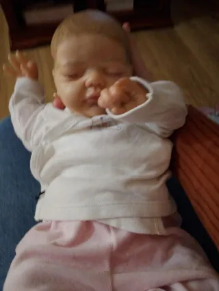 Bebé de vinilo realista